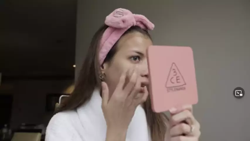 Langkah makeup simpel ala Sabrina Chairunnisa You