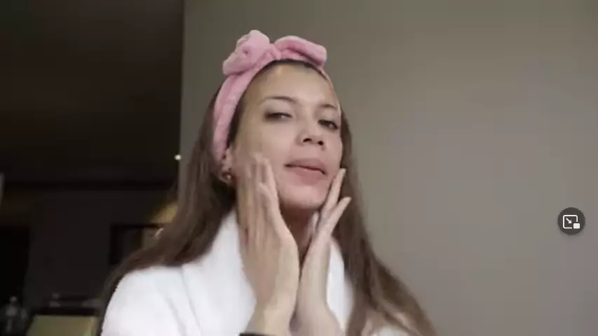 Langkah makeup simpel ala Sabrina Chairunnisa You