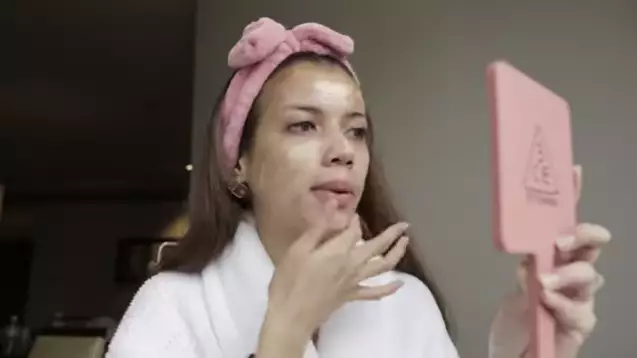 Langkah makeup simpel ala Sabrina Chairunnisa You