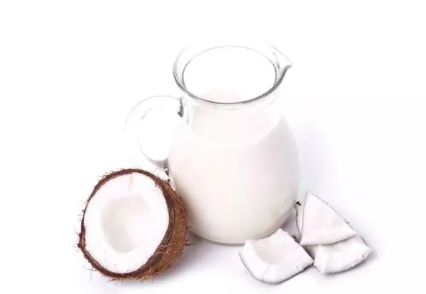 Cara melembutkan rambut secara alami freepik.com