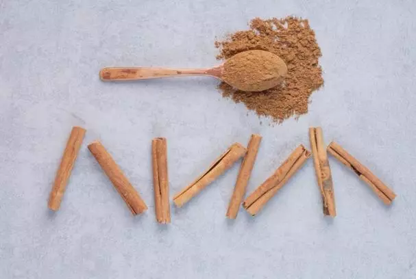 Cara melembutkan rambut secara alami freepik.com