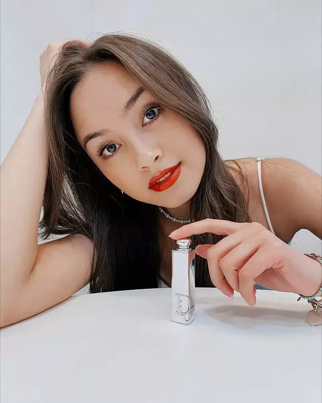 5 Tips perawatan rambut ala Caitlin Halderman Instagram