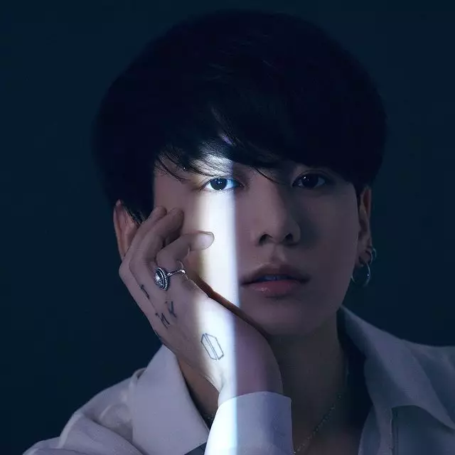 4 Rahasia wajah glowing Jungkook BTS Instagram 4 Rahasia wajah glowing Jungkook BTS Instagram