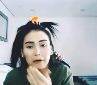 9 Cara makeup natural ala Ayu Ting Ting Berbagai sumber  9 Cara makeup natural ala Ayu Ting Ting Berbagai sumber