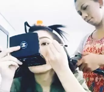 9 Cara makeup natural ala Ayu Ting Ting Berbagai sumber  9 Cara makeup natural ala Ayu Ting Ting Berbagai sumber