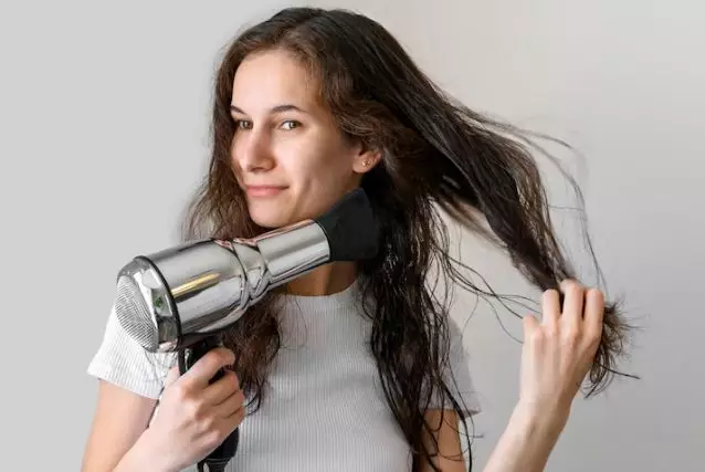 Perawatan rambut berkilau ala Park Shin Hye Berbagai sumber