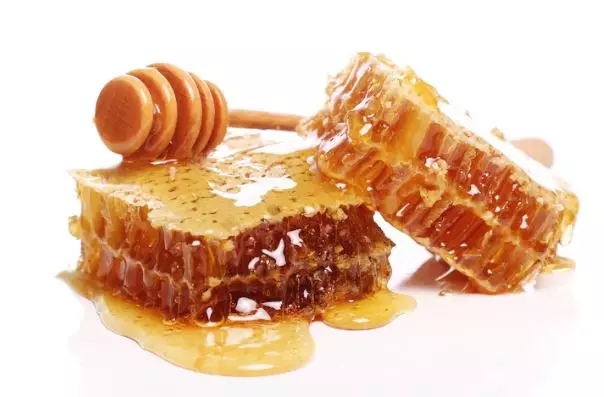 Perawatan rambut berhijab ala Anisa Rahma Berbagai sumber