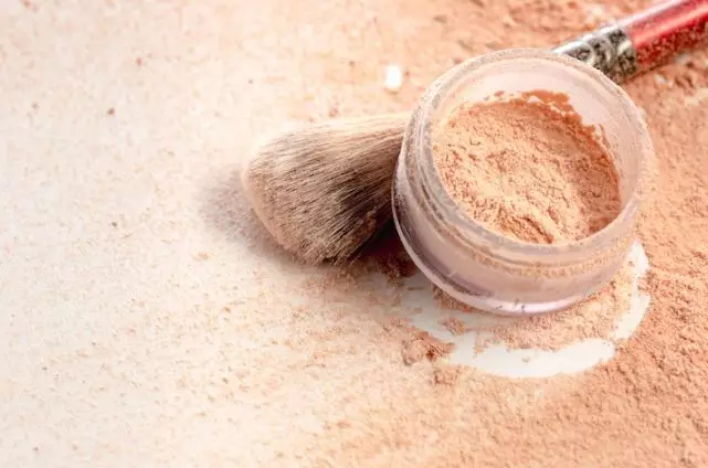 Urutan makeup sehari-hari ala Nindy Ayunda Berbagai sumber