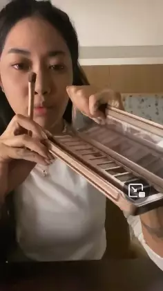 Tutorial makeup simpel ala Widy Vierratale Berbagai sumber