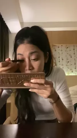 Tutorial makeup simpel ala Widy Vierratale Berbagai sumber