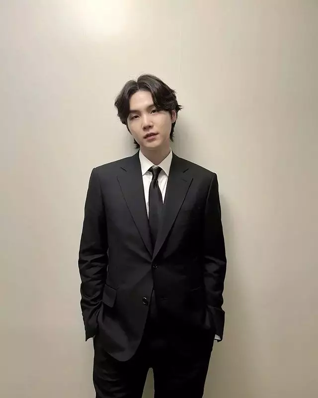 <img style= <img style=