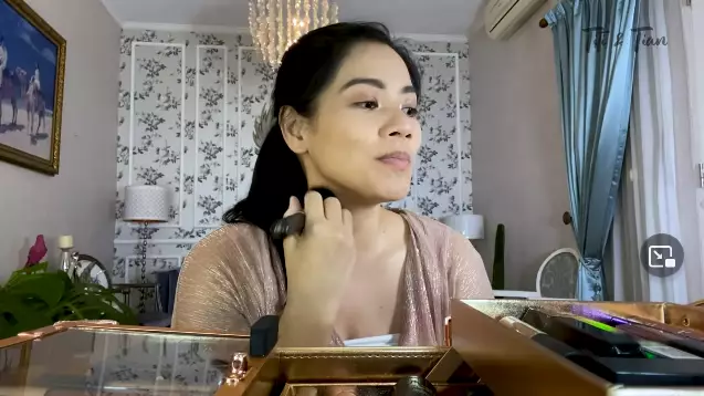 <img style= <img style=