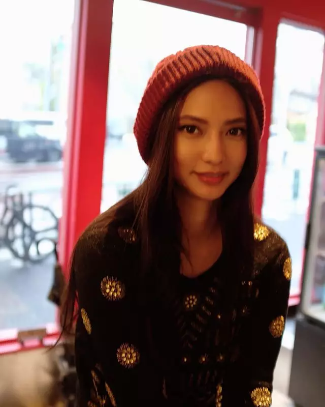 Rahasia wajah cerah ala Nadia Saphira Instagram