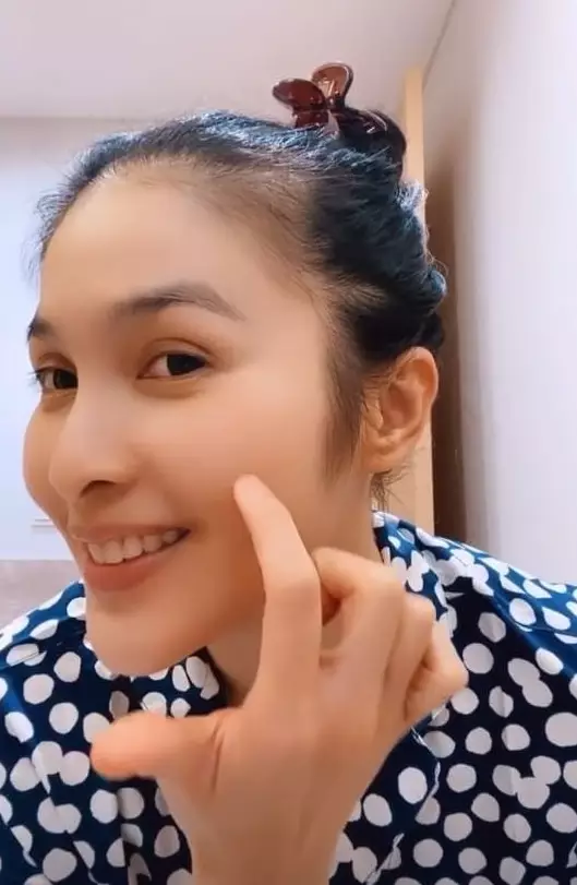 Potret Sandra Dewi tampil bare face © Instagram Potret Sandra Dewi tampil bare face © Instagram