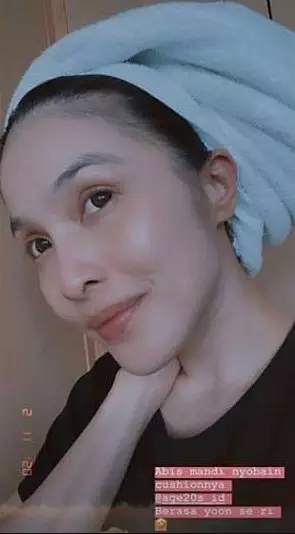 Potret Sandra Dewi tampil bare face © Instagram Potret Sandra Dewi tampil bare face © Instagram