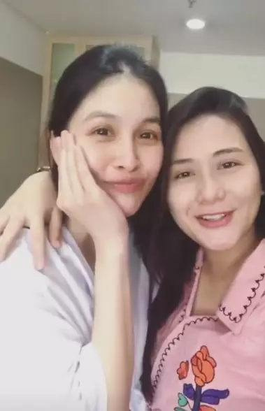 Potret Sandra Dewi tampil bare face © Instagram Potret Sandra Dewi tampil bare face © Instagram