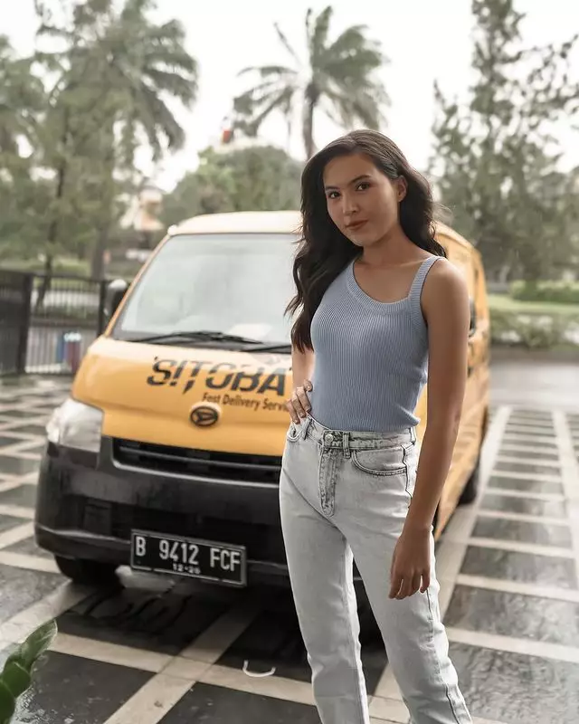 Perawatan wajah cerah Olivia Jensen Berbagai sumber