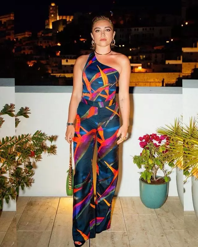 Rahasia wajah sehat & cerah Florence Pugh Instagram Rahasia wajah sehat & cerah Florence Pugh Instagram