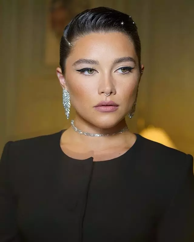 Rahasia wajah sehat & cerah Florence Pugh Instagram Rahasia wajah sehat & cerah Florence Pugh Instagram