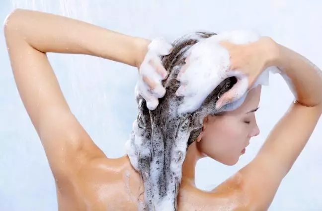 Perawatan rambut tebal ala Anggun C Sasmi Berbagai sumber Perawatan rambut tebal ala Anggun C Sasmi Berbagai sumber