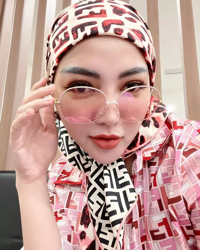 <img style= <img style=