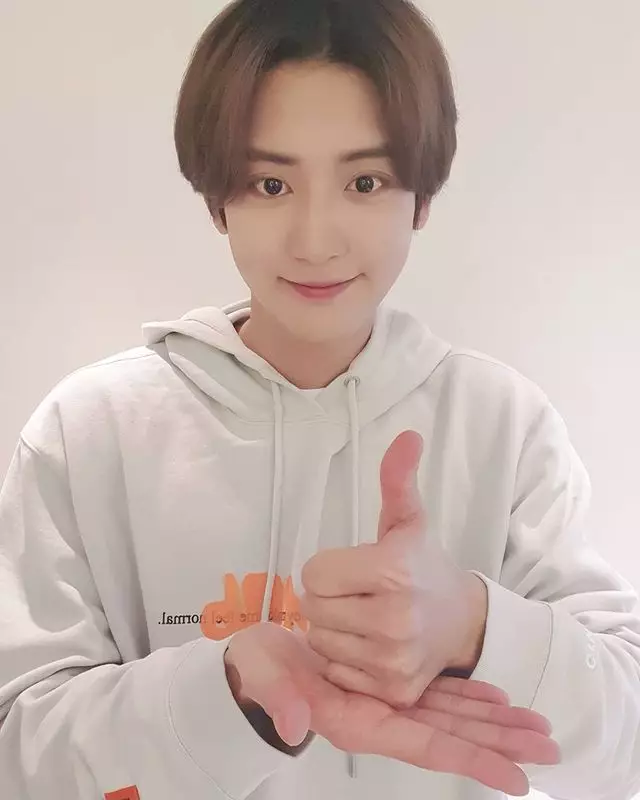 <img style= <img style=