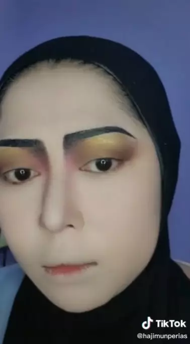 MUA ini recreate riasan pengantin 80-an © TikTok