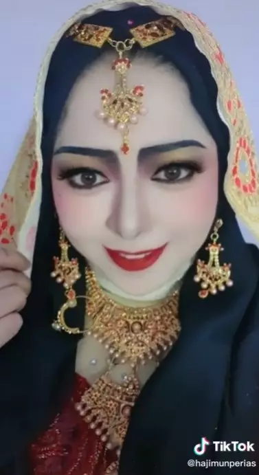 MUA ini recreate riasan pengantin 80-an © TikTok