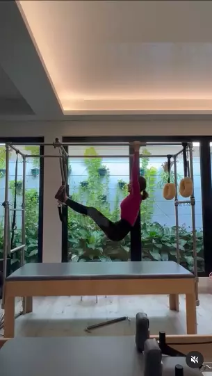 Rahasia perawatan wajah alami Astrid Tiar Instagram