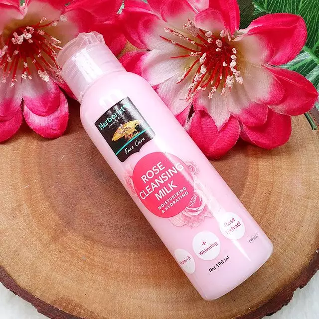 Rekomendasi cleansing milk Berbagai sumber Rekomendasi cleansing milk Berbagai sumber