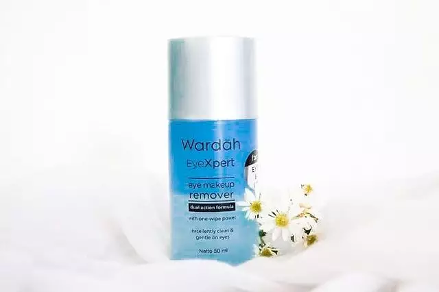 Rekomendasi eye makeup remover Berbagai sumber Rekomendasi eye makeup remover Berbagai sumber
