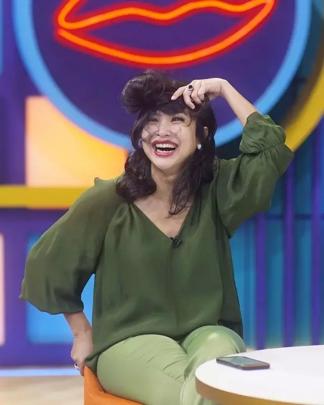 Perawatan wajah sehat Feni Rose di usia 48 tahun Instagram  Perawatan wajah sehat Feni Rose di usia 48 tahun Instagram