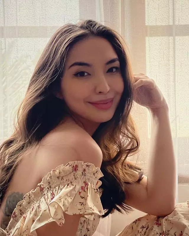 Tips perawatan rambut kering Manohara Odelia Instagram Tips perawatan rambut kering Manohara Odelia Instagram