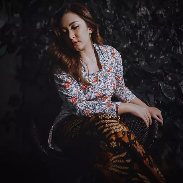 Perawatan wajah awet muda Nafa Urbach Instagram