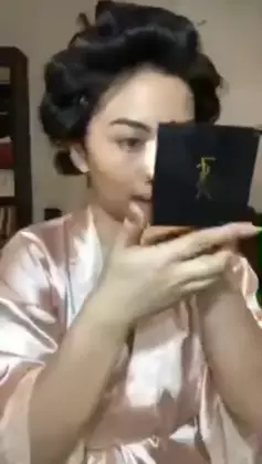 Langkah makeup Ariel Tatum Berbagai sumber