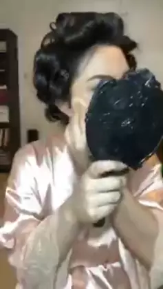 Langkah makeup Ariel Tatum Berbagai sumber