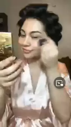 Langkah makeup Ariel Tatum Berbagai sumber