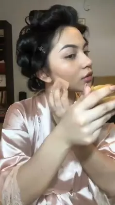 Langkah makeup Ariel Tatum Berbagai sumber