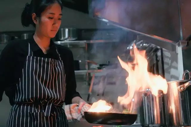 Langkah makeup natural ala Renatta Moeloek Berbagai sumber Langkah makeup natural ala Renatta Moeloek Berbagai sumber