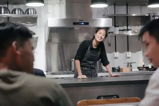 Langkah makeup natural ala Renatta Moeloek Berbagai sumber Langkah makeup natural ala Renatta Moeloek Berbagai sumber