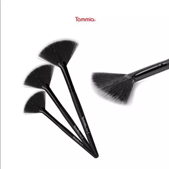 Rekomendasi fan brush makeup Berbagai sumber