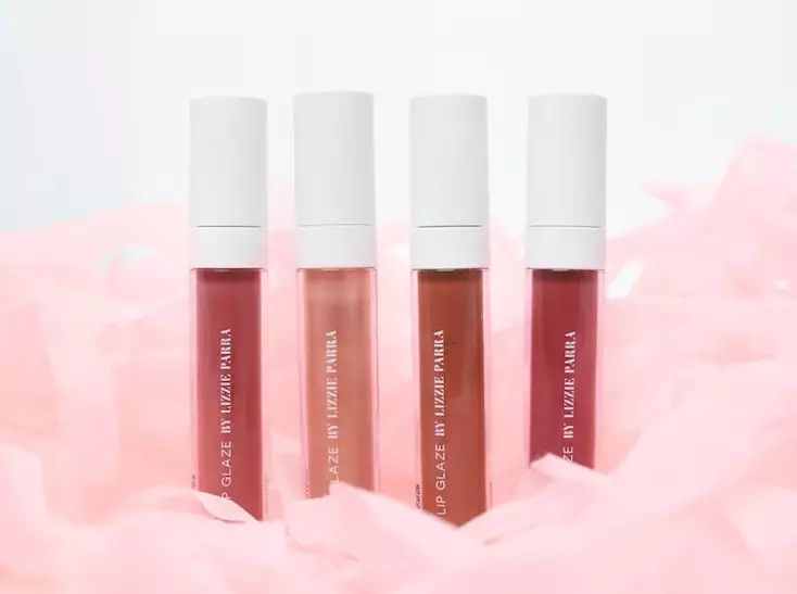 Rekomendasi lip gloss untuk lembapkan bibir Berbagai sumber Rekomendasi lip gloss untuk lembapkan bibir Berbagai sumber