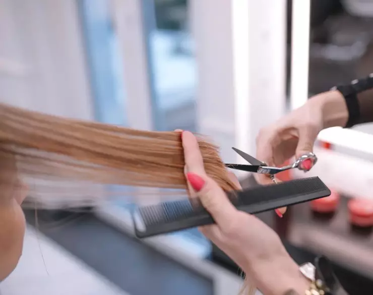 Cara merawat rambut rusak akibat catok freepik.com Cara merawat rambut rusak akibat catok freepik.com