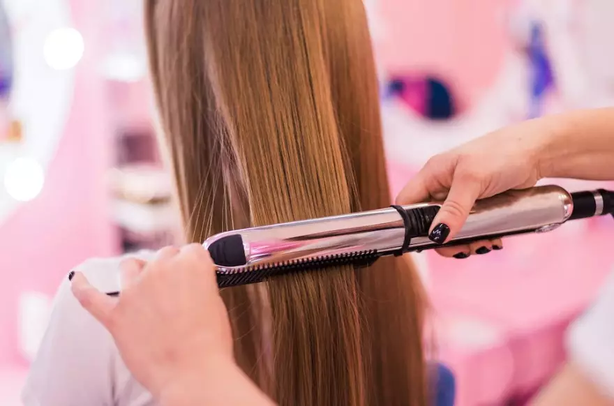 Cara merawat rambut rusak akibat catok freepik.com Cara merawat rambut rusak akibat catok freepik.com