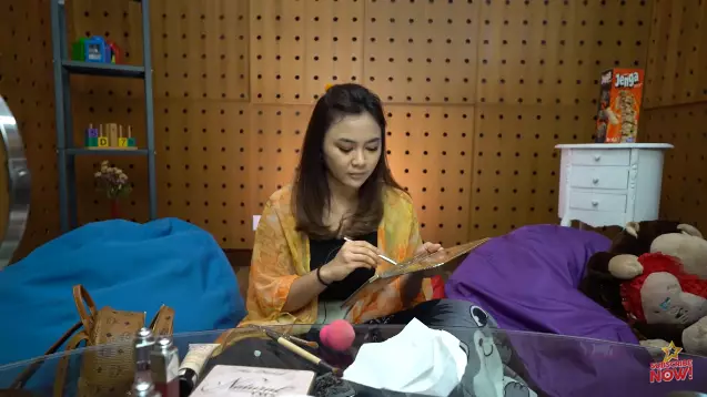 Langkah makeup flawless Mahalini Raharja Berbagai sumber Langkah makeup flawless Mahalini Raharja Berbagai sumber