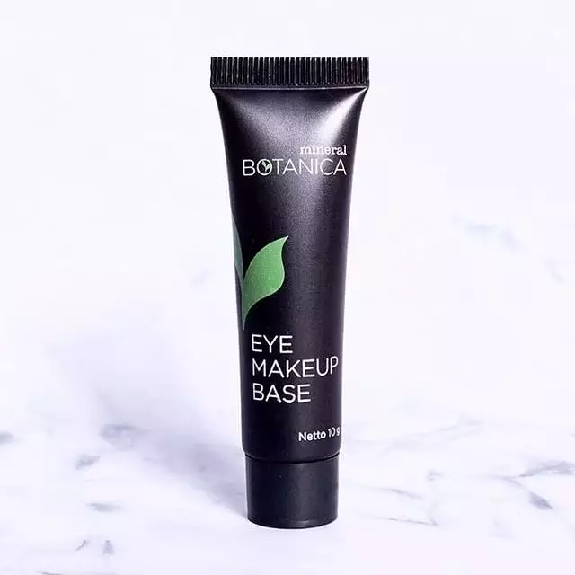 Rekomendasi eyeshadow base Berbagai sumber