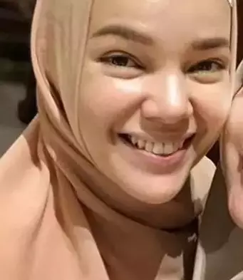 seleb blasteran Inggris tanpa makeup © Instagram