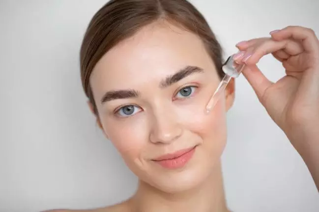 Skincare ala Dhini Aminarti Berbagai sumber