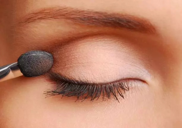 Rahasia makeup soft glam look Raisa Andriana Berbagai sumber Rahasia makeup soft glam look Raisa Andriana Berbagai sumber