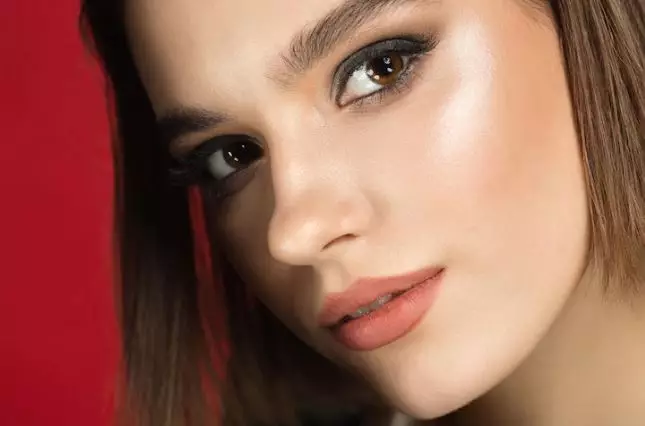 Rahasia makeup soft glam look Raisa Andriana Berbagai sumber Rahasia makeup soft glam look Raisa Andriana Berbagai sumber